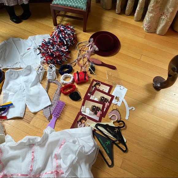 American Girl Samantha & Trunk, Brass Bed, Desk, Chair, Girls Nightgown & more - Picture 12 of 17